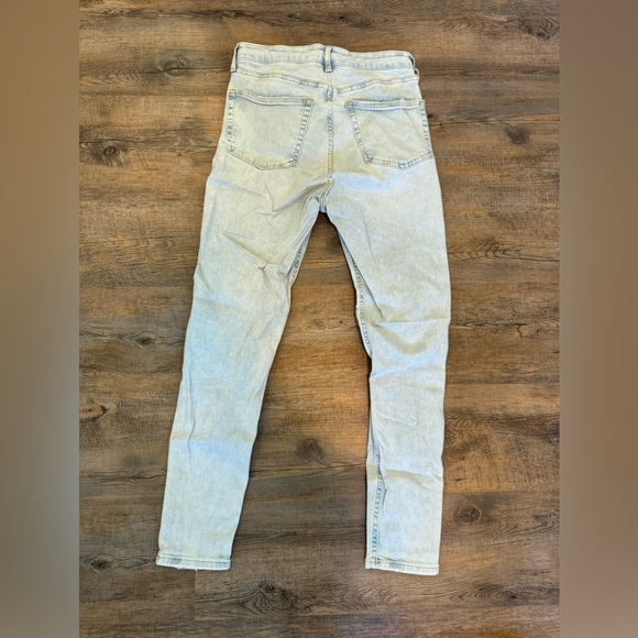 TOPSHOP Jaime jeans - size 28 light wash - Picture 2 of 3